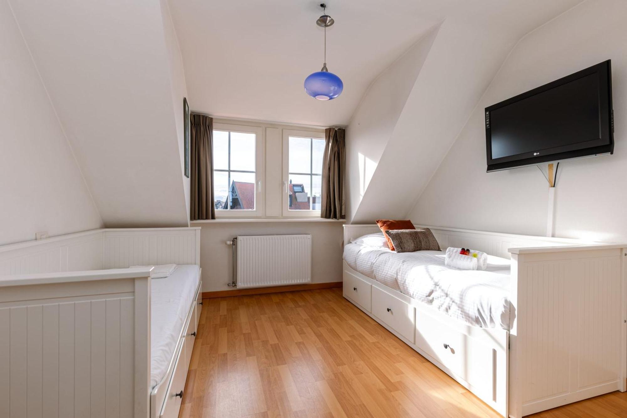 דירות Charming Spacious Duplex Apt With Private Parking In Knokke מראה חיצוני תמונה